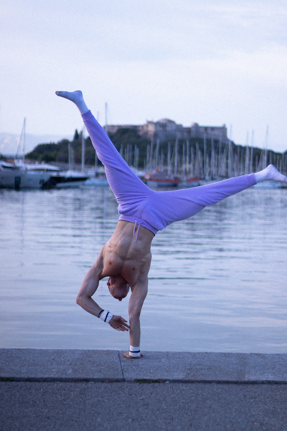 #SBLart OneArmHandstand Antoine LACOTTE